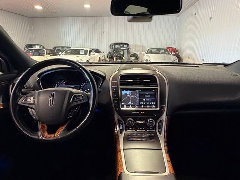 Used 2018 Lincoln MKX Reserve w/ Lincoln MKX Climate Package image 28