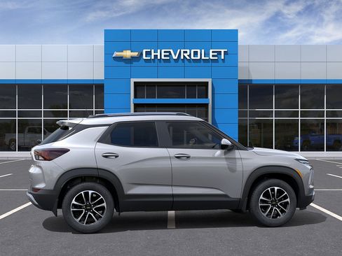 New 2026 Chevrolet TrailBlazer LT w/ Convenience Package FWD image 5