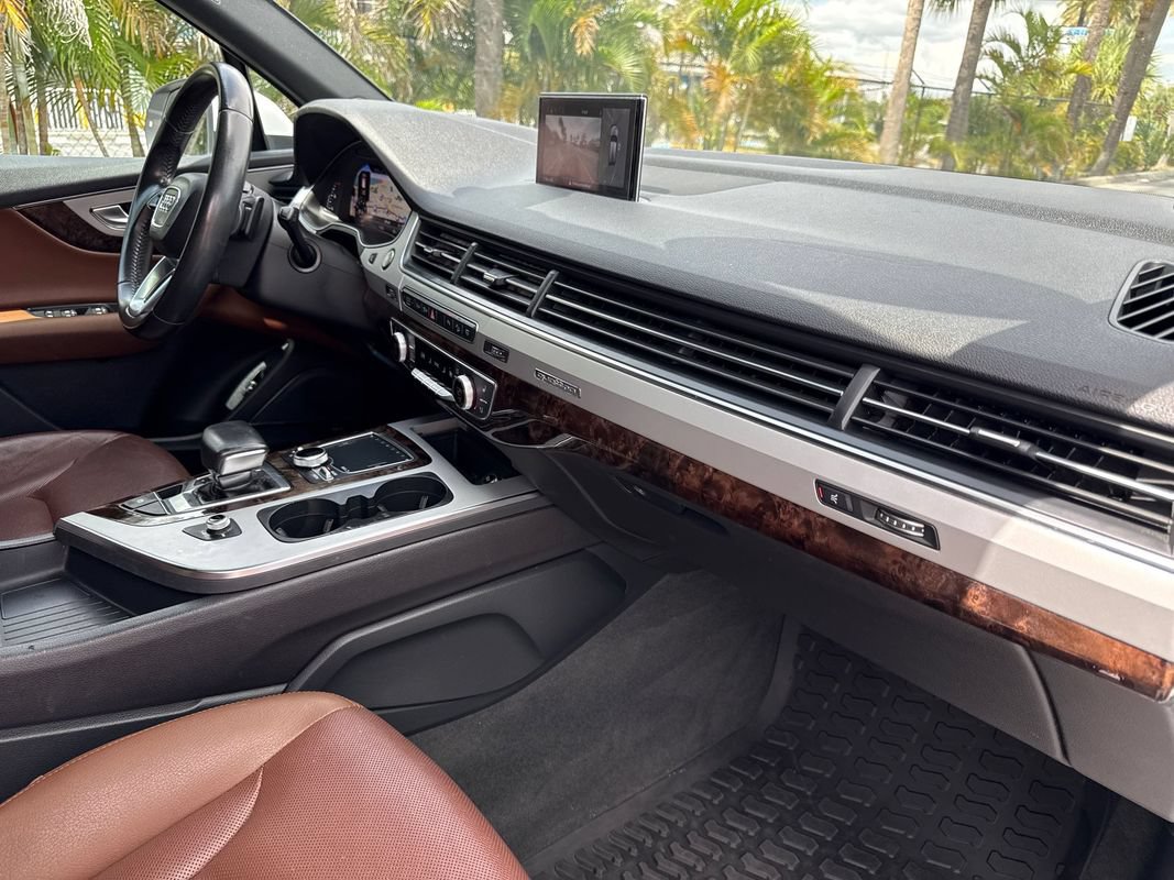 Used 2019 Audi Q7 2.0T Premium Plus w/ Premium Plus Package AWD/4WD image 26
