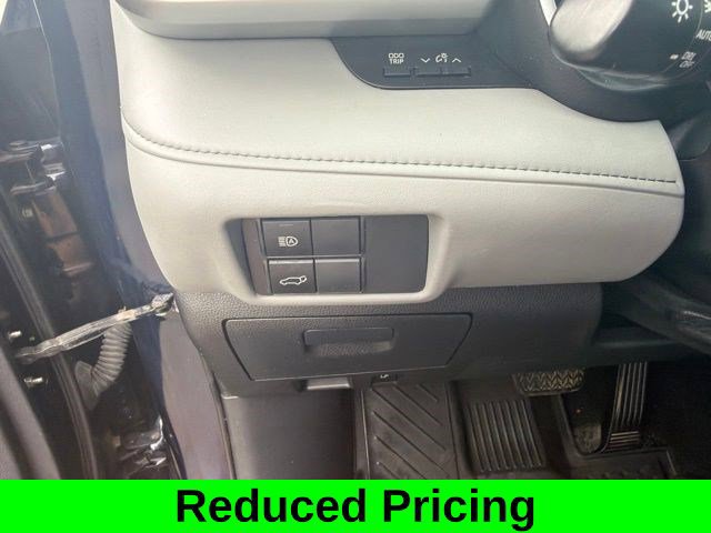 Used 2020 Toyota Highlander XLE AWD/4WD image 18