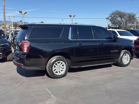 Used 2023 Chevrolet Suburban LT RWD image 3