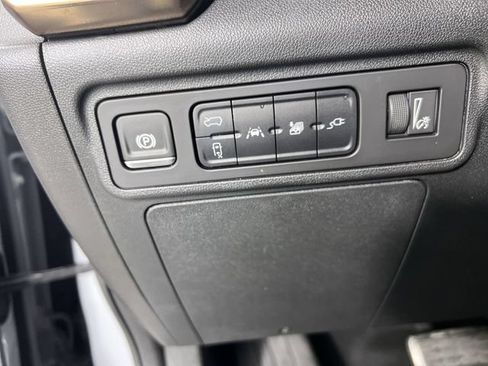 Certified 2025 GMC Hummer EV 3X w/ LPO, Sport Package AWD/4WD image 18