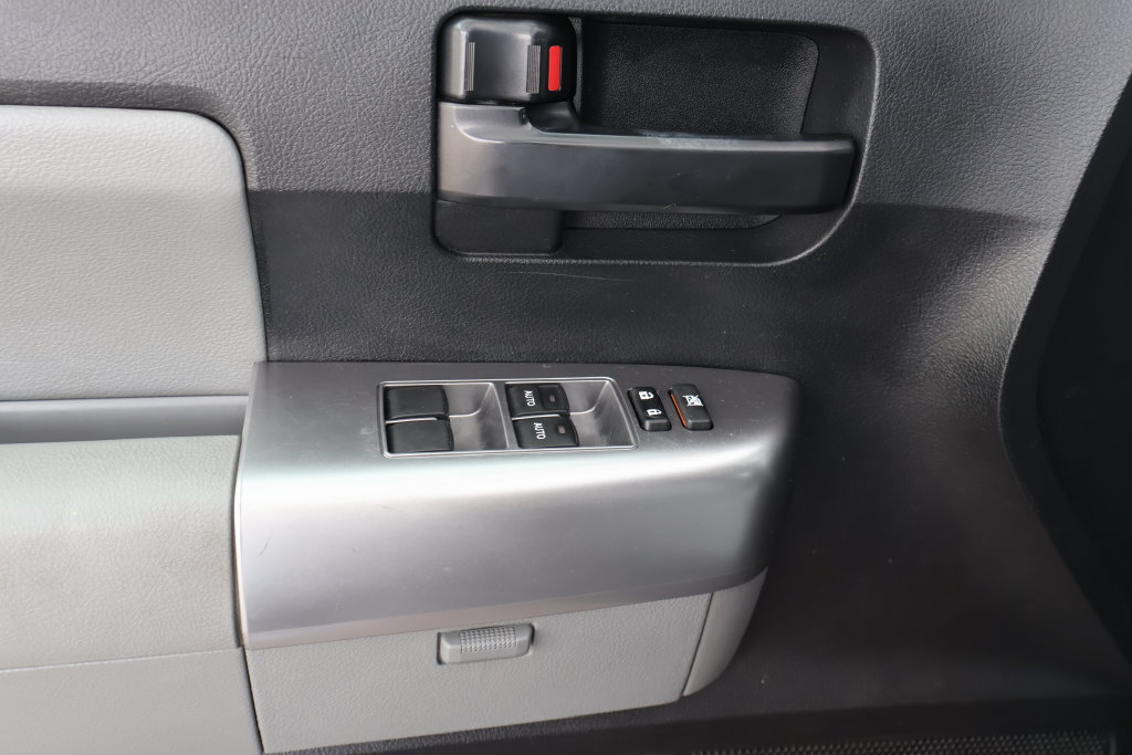 Used 2019 Toyota Sequoia SR5 AWD/4WD image 20