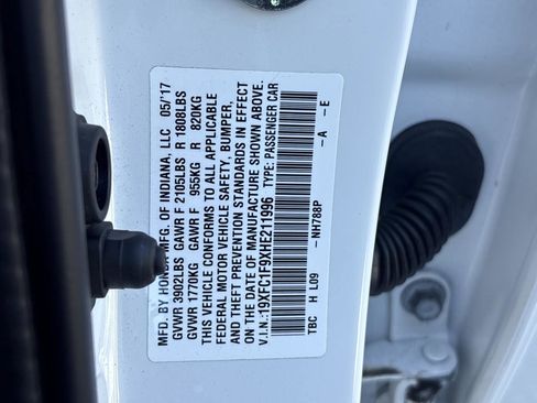 Used 2017 Honda Civic Touring image 32