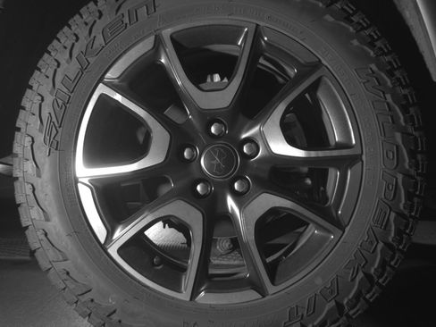 Used 2025 Jeep Compass Trailhawk image 15