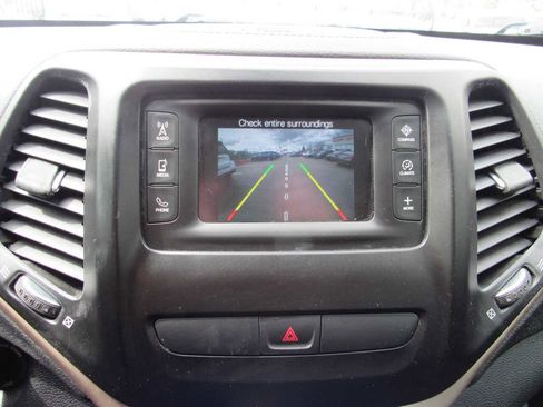 Used 2016 Jeep Cherokee Latitude image 15