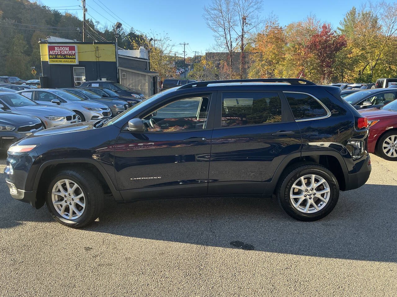 Used 2016 Jeep Cherokee Sport AWD/4WD image 8