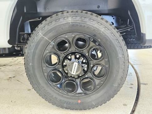 New 2026 Ford F250 Lariat w/ Black Appearance Package image 9