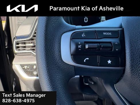 Used 2023 Kia Sportage LX image 12