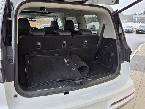 Certified 2026 INFINITI QX80 Luxe w/ Cargo Package AWD/4WD image 20