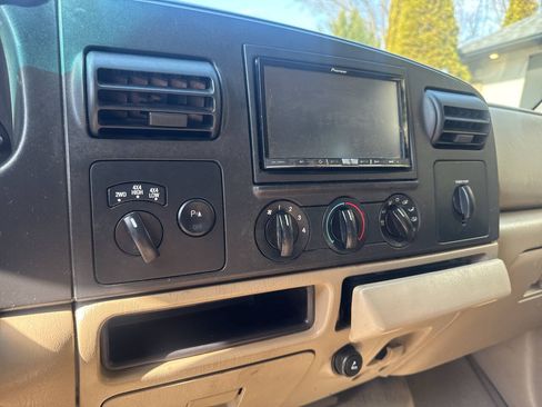 Used 2006 Ford F250 XLT AWD/4WD image 14