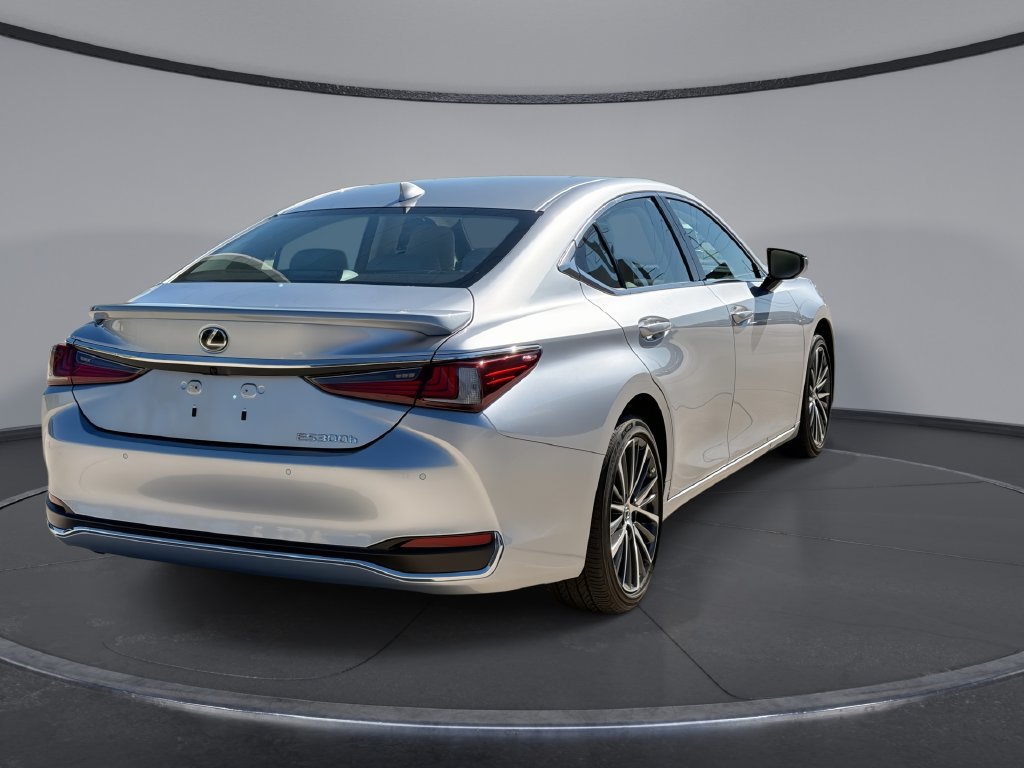 Certified 2025 Lexus ES 300h w/ Premium Package FWD image 11