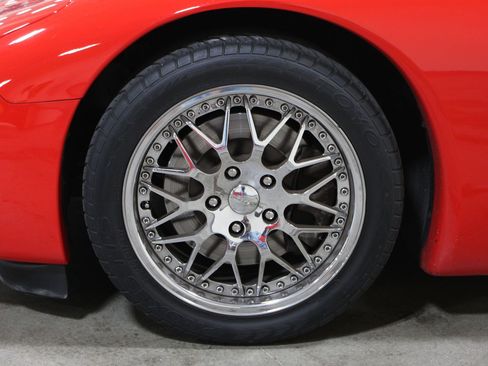 Used 2002 Chevrolet Corvette Convertible w/ Preferred Equipment Group2 RWD image 8