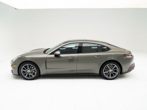 New 2026 Porsche Panamera 4 image 2