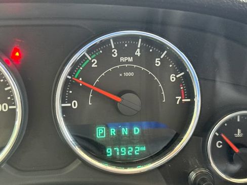 Used 2017 Jeep Wrangler Unlimited Sport w/ Connectivity Group AWD/4WD image 18