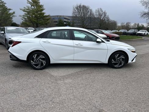 New 2026 Hyundai Elantra Limited image 8