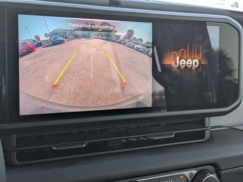 Used 2024 Jeep Wrangler Unlimited Sahara w/ Safety Group AWD/4WD image 22