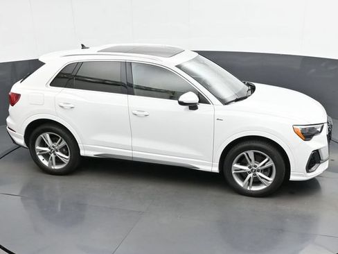 Used 2020 Audi Q3 2.0T Premium w/ Convenience Package AWD/4WD image 19