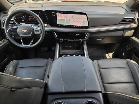 Used 2025 Chevrolet Tahoe Premier RWD image 31