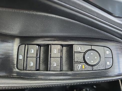 Used 2024 Nissan Rogue SV image 30