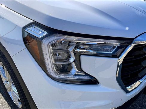 Used 2024 GMC Terrain SLE image 29