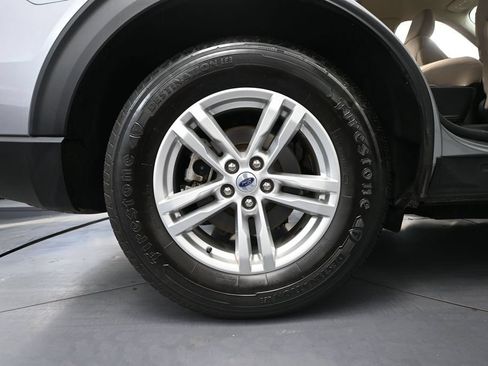 Used 2022 Ford Explorer XLT RWD image 11