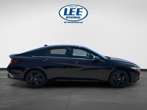 New 2026 Hyundai Elantra SEL Sport FWD image 4