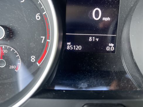 Used 2017 Volkswagen Golf 4-Door FWD image 19