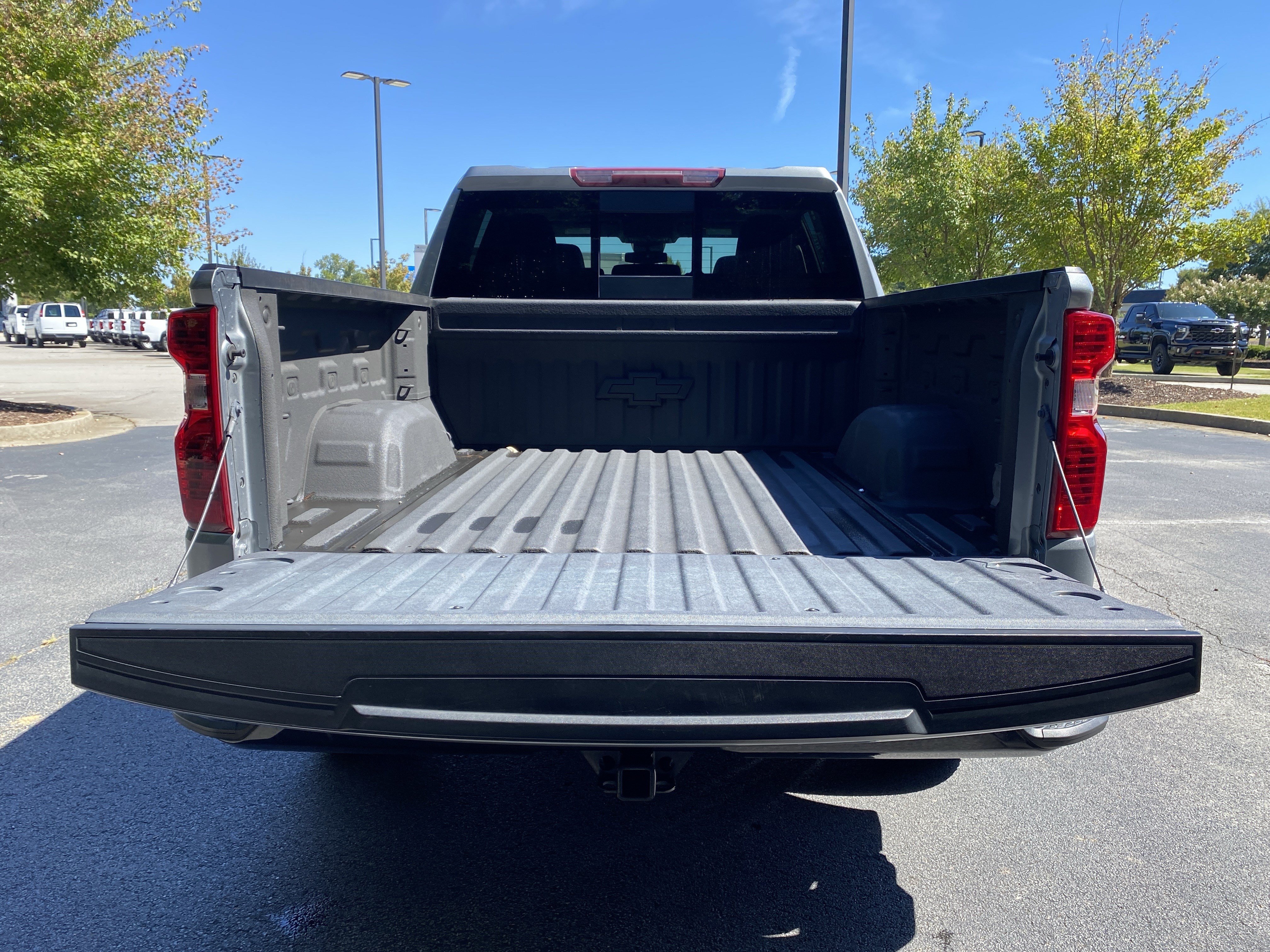 Used 2024 Chevrolet Silverado 1500 LT w/ Convenience Package II RWD image 11