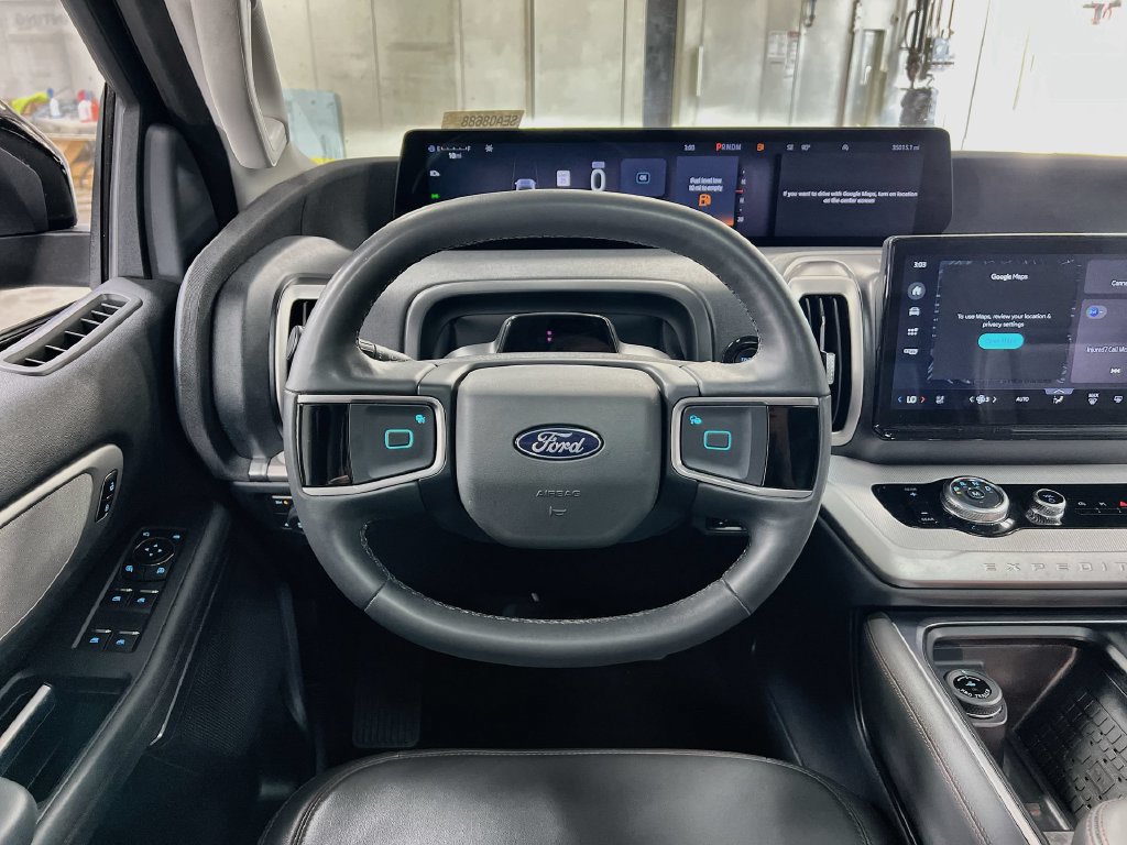 Used 2025 Ford Expedition Active AWD/4WD image 18