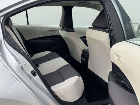 Used 2025 Toyota Corolla LE FWD image 38