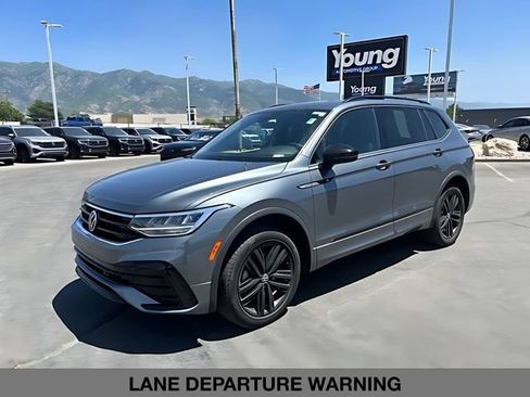 Used 2022 Volkswagen Tiguan SE R-Line AWD/4WD image 7