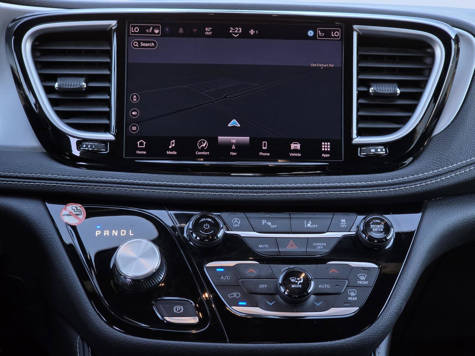 Used 2025 Chrysler Pacifica Limited FWD image 14