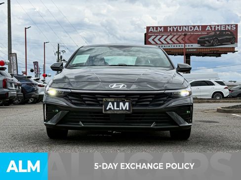 Used 2025 Hyundai Elantra SEL FWD image 3