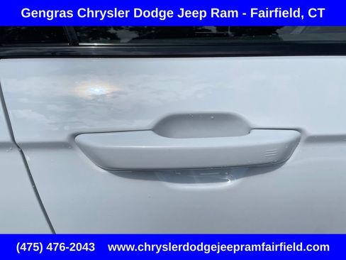Certified 2023 Jeep Grand Cherokee Laredo w/ Luxury Tech Group I AWD/4WD image 15