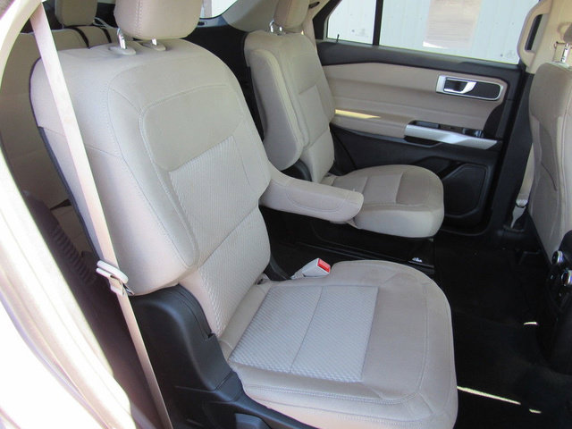 Used 2022 Ford Explorer XLT AWD/4WD image 18