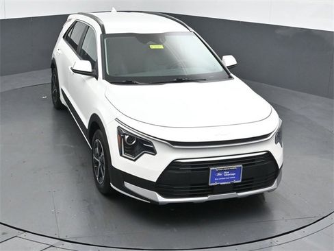 Used 2024 Kia Niro EX image 50