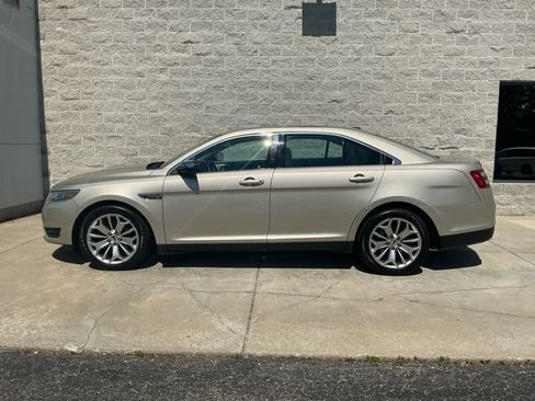 Used 2018 Ford Taurus Limited FWD image 6