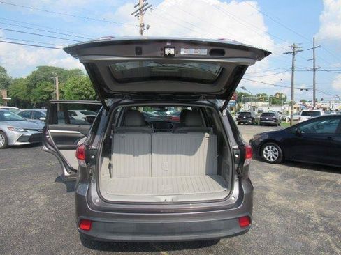Used 2019 Toyota Highlander XLE AWD/4WD image 54