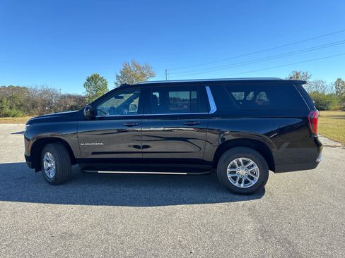 New 2026 Chevrolet Suburban LS image 4