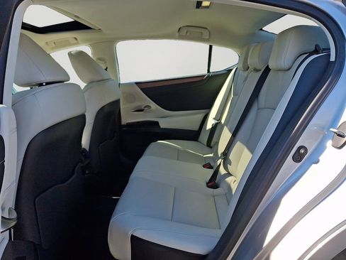 Used 2024 Lexus ES 350 w/ Premium Package image 8