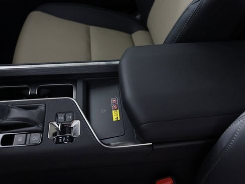 Used 2025 Lexus GX 550 image 45