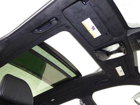 Used 2024 BMW X7 M60i w/ M Sport Professional Package image 17