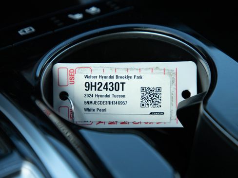 Used 2024 Hyundai Tucson Limited AWD/4WD image 28