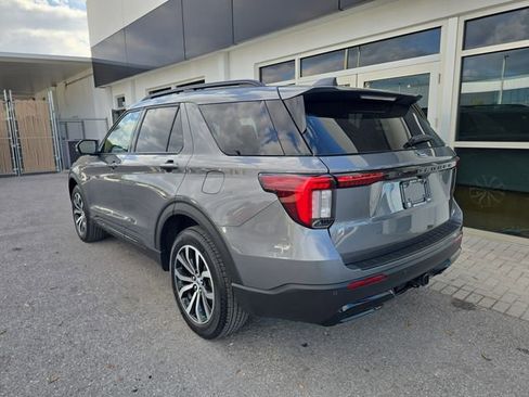Used 2025 Ford Explorer ST-Line AWD/4WD image 5