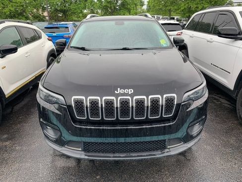 Used 2019 Jeep Cherokee Latitude Plus w/ Cold Weather Group AWD/4WD image 10