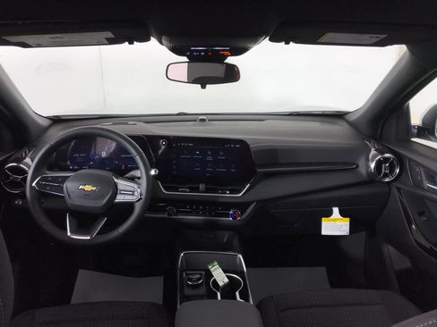 New 2026 Chevrolet Equinox LT image 16