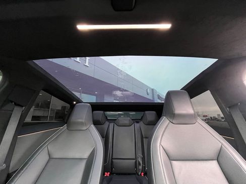 Used 2024 Tesla Cybertruck AWD Crew Cab image 10