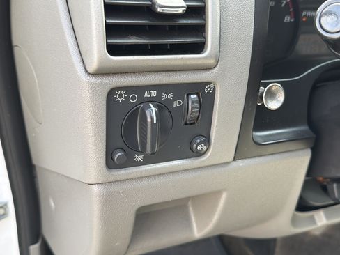 Used 2007 Chevrolet Colorado W/T AWD/4WD image 12