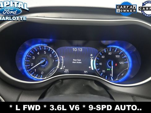 Used 2023 Chrysler Pacifica Touring-L FWD image 13